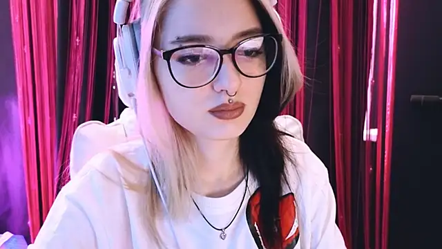 Snapshot of Avi_Nile chatting on 26, 2, 2025 Avi Nile online show from 26, 2, 2025
