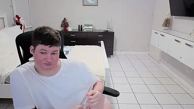 Lorenzo hernandez online show from 9, 1, 2026