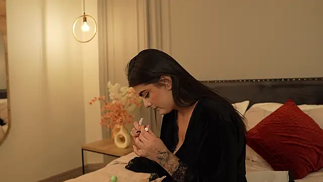 IrisBaker online show from 21, 4, 2026