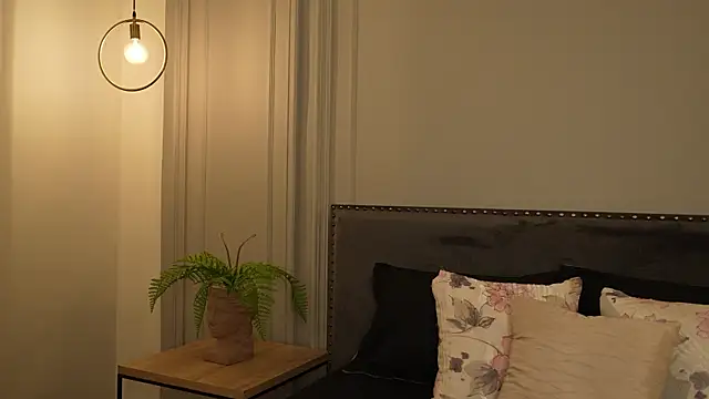 IrisBaker online show from 7, 1, 2026