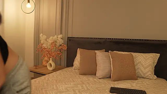 IrisBaker online show from 28, 3, 2026