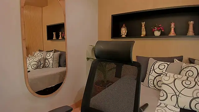 Snapshot of IrisBaker chatting on 14, 3, 2025 IrisBaker online show from 14, 3, 2025