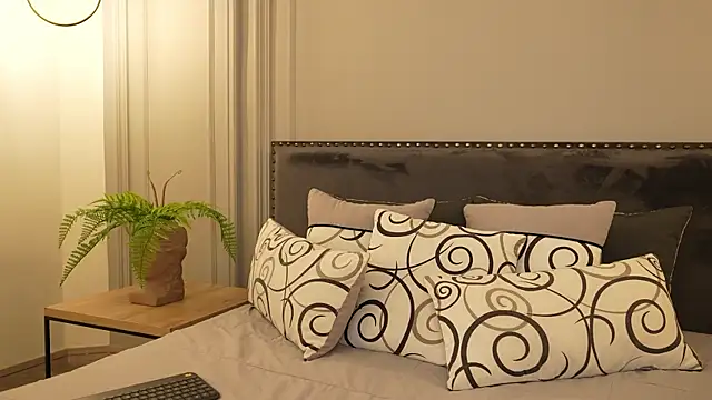 Snapshot of IrisBaker chatting on 13, 11, 2025 IrisBaker online show from 13, 11, 2025