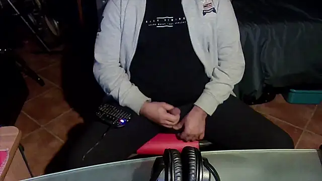 Snapshot of MultiOrgasmicLover chatting on 1, 12, 2025 MultiOrgasmicLover online show from 1, 12, 2025