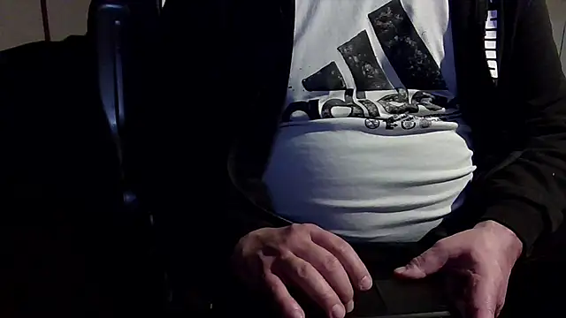 Snapshot of MultiOrgasmicLover chatting on 20, 12, 2025 MultiOrgasmicLover online show from 20, 12, 2025