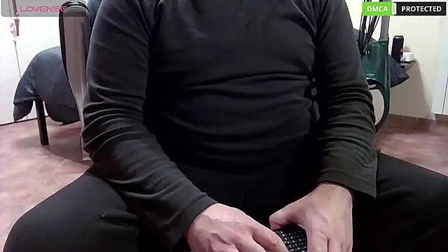 Snapshot of MultiOrgasmicLover chatting on 21, 1, 2025 MultiOrgasmicLover online show from 21, 1, 2025