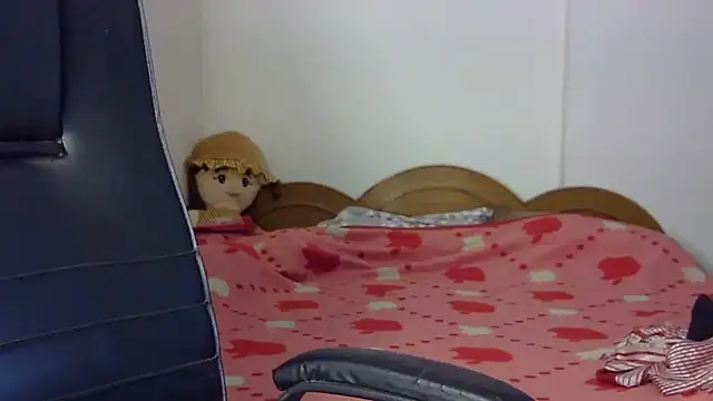 Snapshot of lola-__ chatting on 21, 11, 2025 lola- online show from 21, 11, 2025