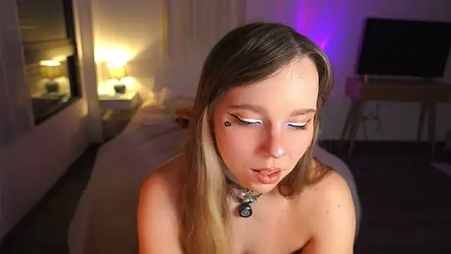 Ayra Lust online show from 16, 6, 2026