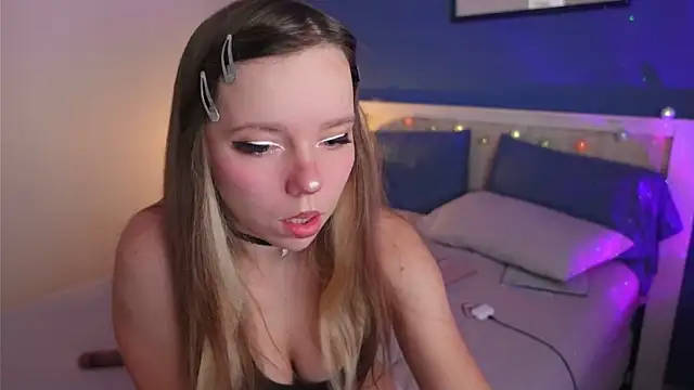 Ayra Lust online show from 9, 4, 2026