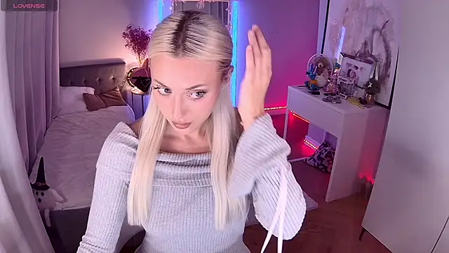 LoryWood online show from 8, 11, 2025