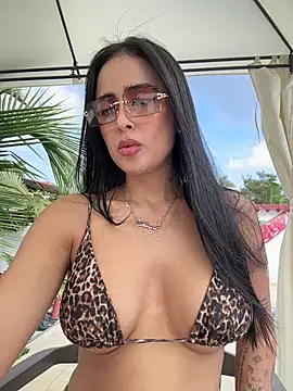 Alexandra duque online show from 8, 11, 2025