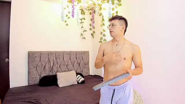 UNIVERSAL SEXX  online show from 15, 7, 2026