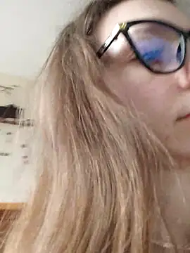 Snapshot of Milky_flexy_cat chatting on 14, 3, 2025 Milky flexy cat online show from 14, 3, 2025