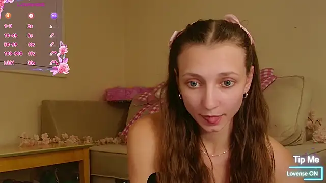 Snapshot of Milky_flexy_cat chatting on 7, 6, 2026 Milky flexy cat online show from 7, 6, 2026