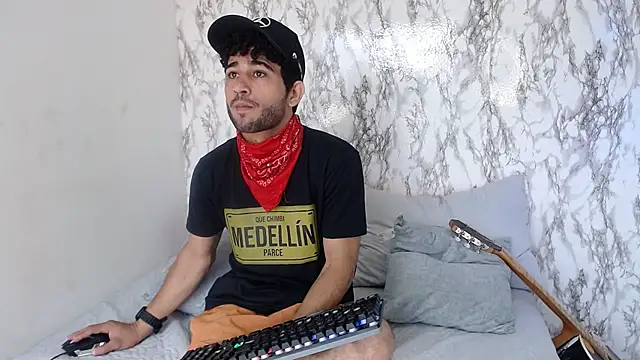 Snapshot of Moon_and_aaron chatting on 16, 2, 2026 Moon and aaron online show from 16, 2, 2026