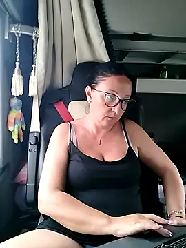 cuplubijoanna online show from 31, 10, 2025