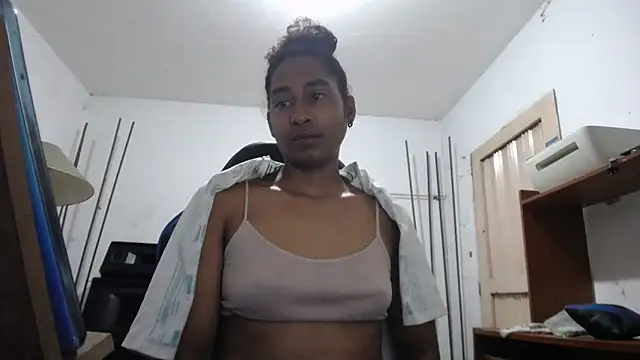 yohatinelly07 online show from 28, 11, 2025