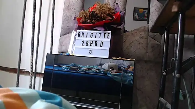 yohatinelly07 online show from 25, 9, 2025