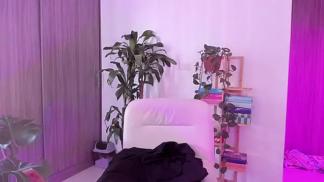 rossth1 online show from 17, 10, 2025