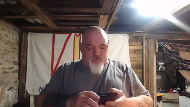 Newfiesausage1972 online show from 20, 3, 2026