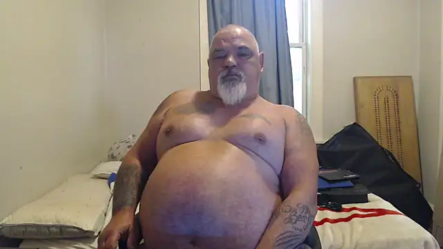 Newfiesausage1972 online show from 19, 9, 2025