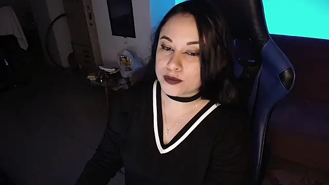 LauraHawkes online show from 15, 11, 2025