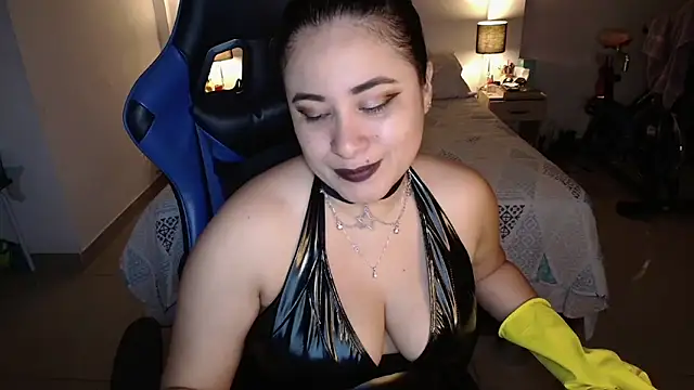 LauraHawkes online show from 12, 2, 2026