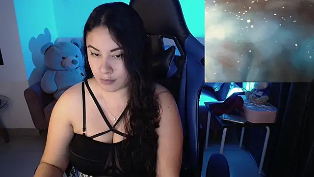 LauraHawkes online show from 1, 3, 2025