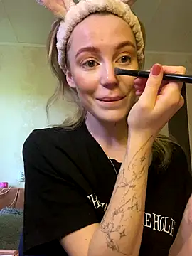 Snapshot of meanexx chatting on 10, 10, 2025 meanexx online show from 10, 10, 2025