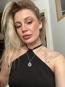 Snapshot of meanexx chatting on 5, 3, 2025 meanexx online show from 5, 3, 2025