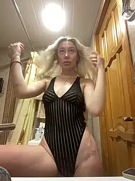 Snapshot of meanexx chatting on 14, 2, 2025 meanexx online show from 14, 2, 2025