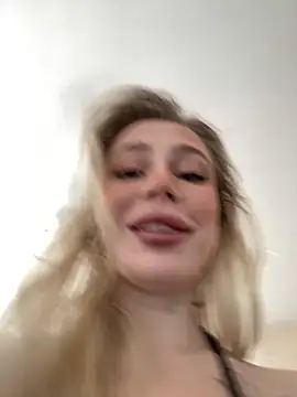 Snapshot of meanexx chatting on 16, 3, 2025 meanexx online show from 16, 3, 2025