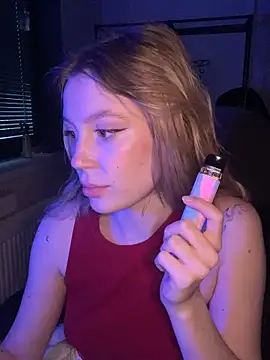 Snapshot of meanexx chatting on 17, 2, 2026 meanexx online show from 17, 2, 2026