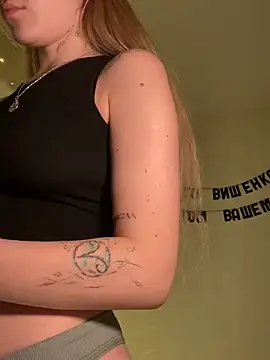 Snapshot of meanexx chatting on 13, 11, 2025 meanexx online show from 13, 11, 2025