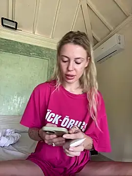 Snapshot of meanexx chatting on 23, 1, 2025 meanexx online show from 23, 1, 2025