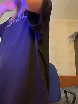 Snapshot of meanexx chatting on 8, 10, 2025 meanexx online show from 8, 10, 2025