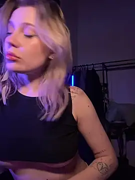 Snapshot of meanexx chatting on 5, 2, 2026 meanexx online show from 5, 2, 2026