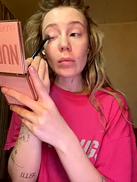 Snapshot of meanexx chatting on 24, 9, 2025 meanexx online show from 24, 9, 2025