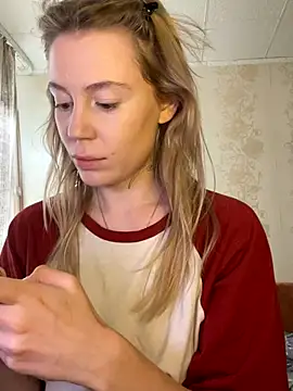 Snapshot of meanexx chatting on 4, 10, 2025 meanexx online show from 4, 10, 2025