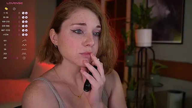 Snapshot of Your_phobia chatting on 9, 11, 2025 Your phobia online show from 9, 11, 2025