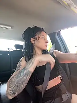 Shuggabutt online show from 5, 4, 2026