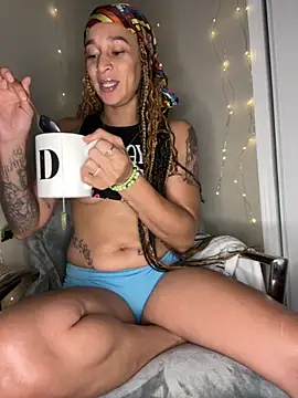 Shuggabutt online show from 11, 10, 2025