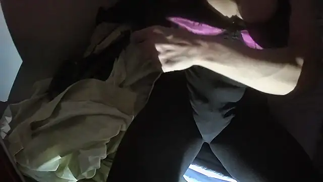 Snapshot of MartaMoon96 chatting on 4, 10, 2025 MartaMoon96 online show from 4, 10, 2025