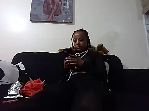 hoely grail01 online show from 13, 10, 2025