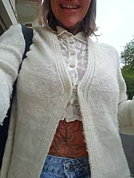 YourMommyBlair online show from 19, 10, 2025