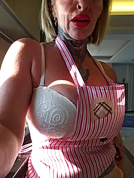 YourMommyBlair online show from 7, 3, 2025