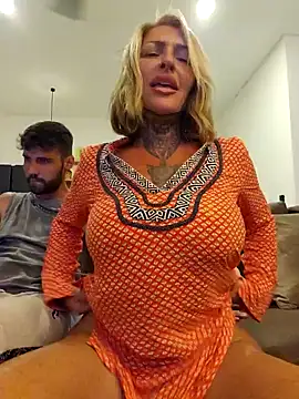 Snapshot of YourMommyBlair chatting on 20, 12, 2025 YourMommyBlair online show from 20, 12, 2025