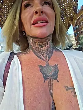 YourMommyBlair online show from 5, 3, 2025