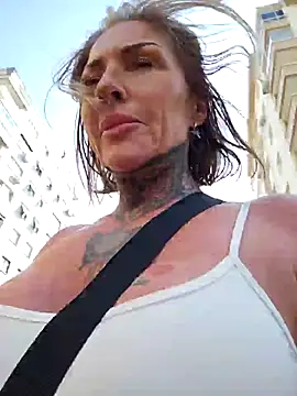 YourMommyBlair online show from 2, 11, 2025