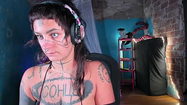 lady sontse  online show from 14, 10, 2025